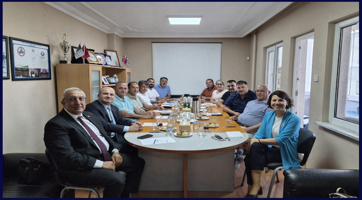 Bursa Teknik Üniversitesi Uluslararası Ticaret ve Lojistik Bölümü Dekanı Sayın Prof. Dr. Hilal YILDIRIR KESER ve Bölüm Başkanı Sayın Prof. Dr. Serkan ÖZDEMİR'in Derneğimiz Yönetim Kurulu ziyareti... / 28.07.2026